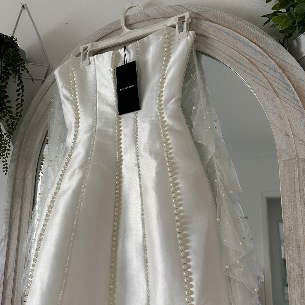 NWT ELIYA THE LABEL Kayla White Mini Dress with Pearl Accents. - Picture 5 of 6